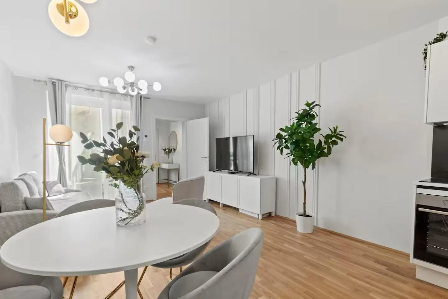 Apartment Balkon I Parkplatz I 5 Minuten Zum Einkaufszentrum I Schnelles Wlan Vienna Austria